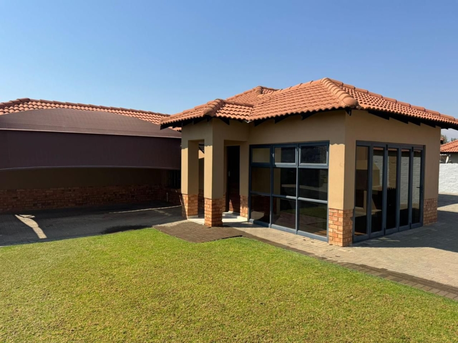 4 Bedroom Property for Sale in Hexrivier Lifestyle Estate North West